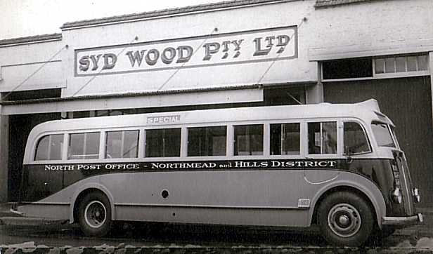 Mo 459 AEC with  Syd Wood's body. {thanks to G.M.}