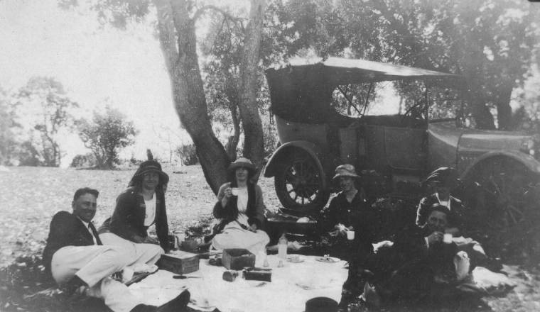 Seargents, Kempsey - Local taxi on Picnic to Grassy Head Dec 1933 -  P0392.jpg