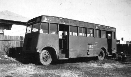 DRT & T - mo 1762 Ford Properts - Rebodied by Syd Wood - Katen H Depot 28.07.1948 - Possibly mo 075.JPG