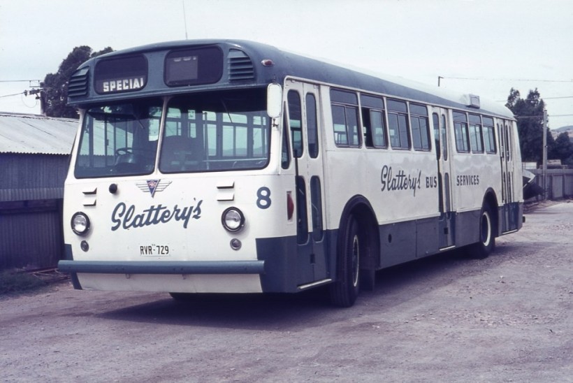 SLATTERY`S BUS SERVICE 8 AEC REGAL IV RVR-729 (ex MTT 743)