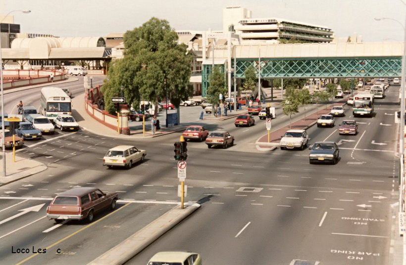 img934 - Wellington St & William St intersection c.1991.jpg