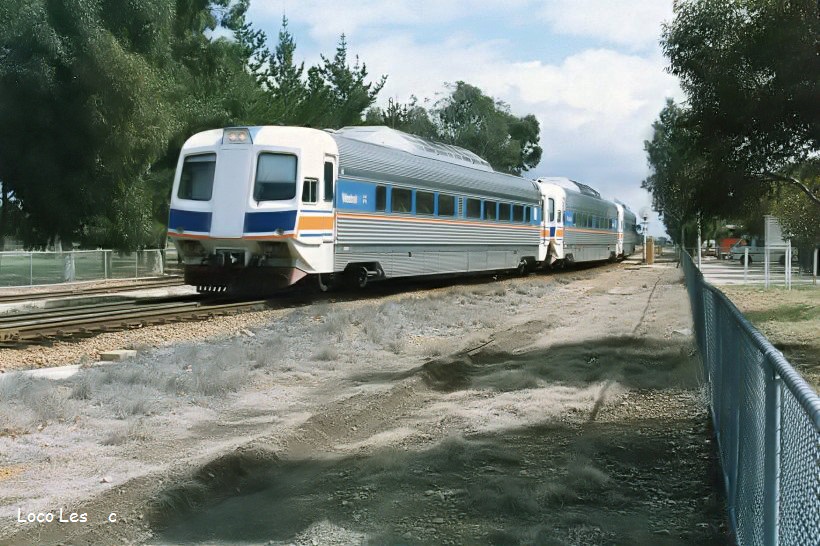 img956 - Westrail's 'Prospector' 3-car set [to Perth] @ Merredin c.1984.jpg