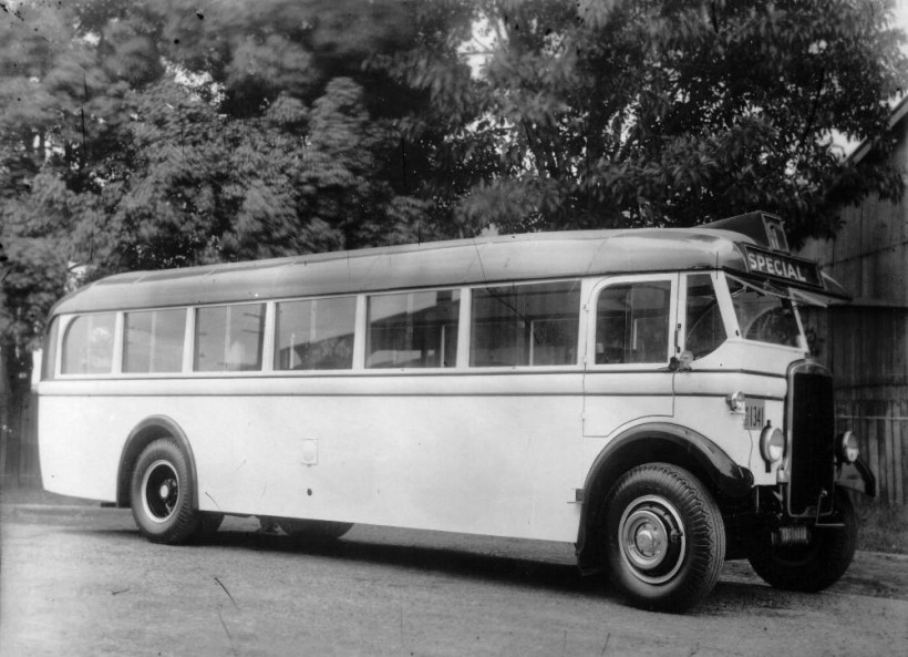Clyde Eng Co - DRT & T - No 173 mo 1341 Leyland Lion Clyde 30P 1933 - Clydes only pre-war Single Deck Government Bus - r.JPG