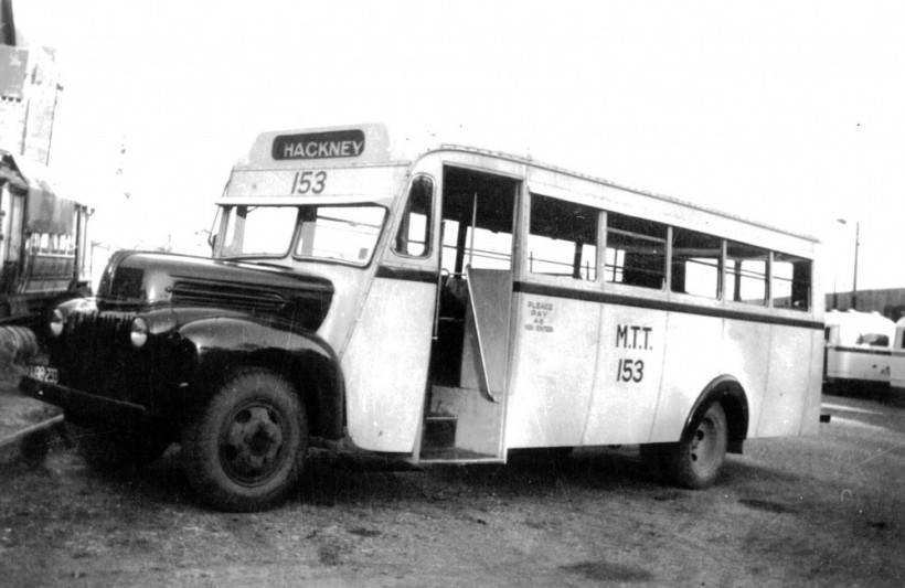 412  154 Ford A-1  store  Hackney Sth  1953