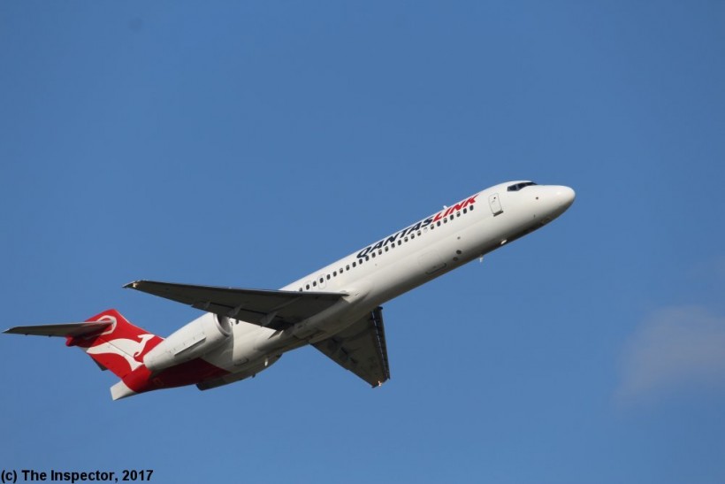 Qantas_VHYQU_Boeing717_AdelaideAirport_(19_9_17_A).jpg