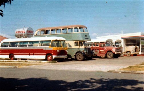 buses1a (504 x 318).jpg