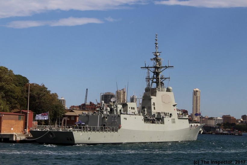 HMAS_Hobart_DDG39_GardenIsland_(25_9_17_B).jpg