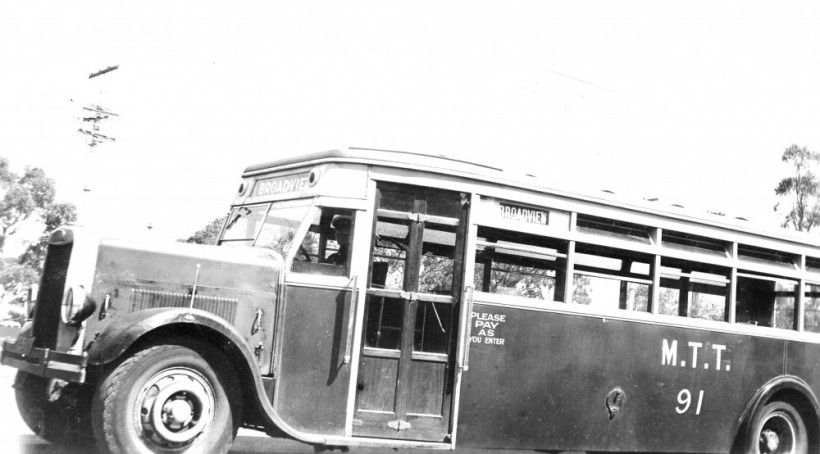 308  Leyland Lioness  91  front door area  Hackney 1935