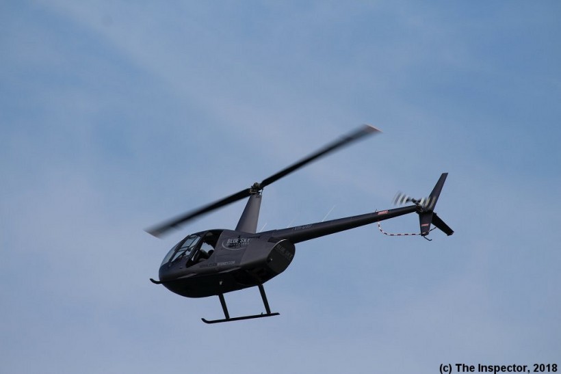 BlueSkyHelicopters_VHUMF_RobinsonHelicopterCoR44_Sydney_(12_2_18_A).jpg