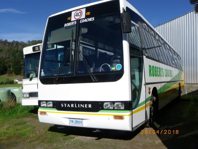 Roberts Coaches - 1995 Hino RG197K / Austral 'Starliner'