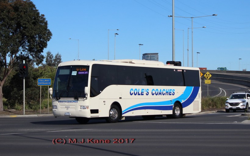 6617 AO
Cole’s Coaches Scania K320IB/Coach Design entering Footscray Road heading for Southern Cross Station, on Geelong Rail 20/8/2017.
Keywords: venturatigerphoto scania_K320IB coachdesign