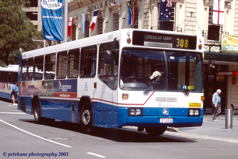 m/o 3333
Sydney Buses (3333) Mercedes O405/PMC on a 308 service at Circular Quay in 2003.
Keywords: denairphoto Mercedes_O405 stabuses pmc