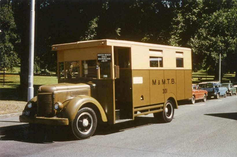 ? 
M&MTB (301) International Austerity Bus at Fitzroy Gardens c1980s.
Keywords: locolesphoto