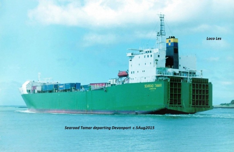 11-17-2009_023 - Searoad Tamar Departs Devonport.JPG