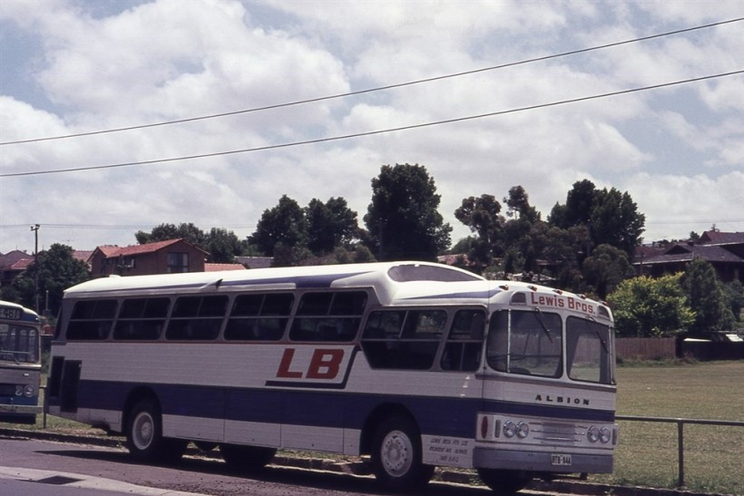 LEWIS BROS L-55 LEYLAND RTB-844